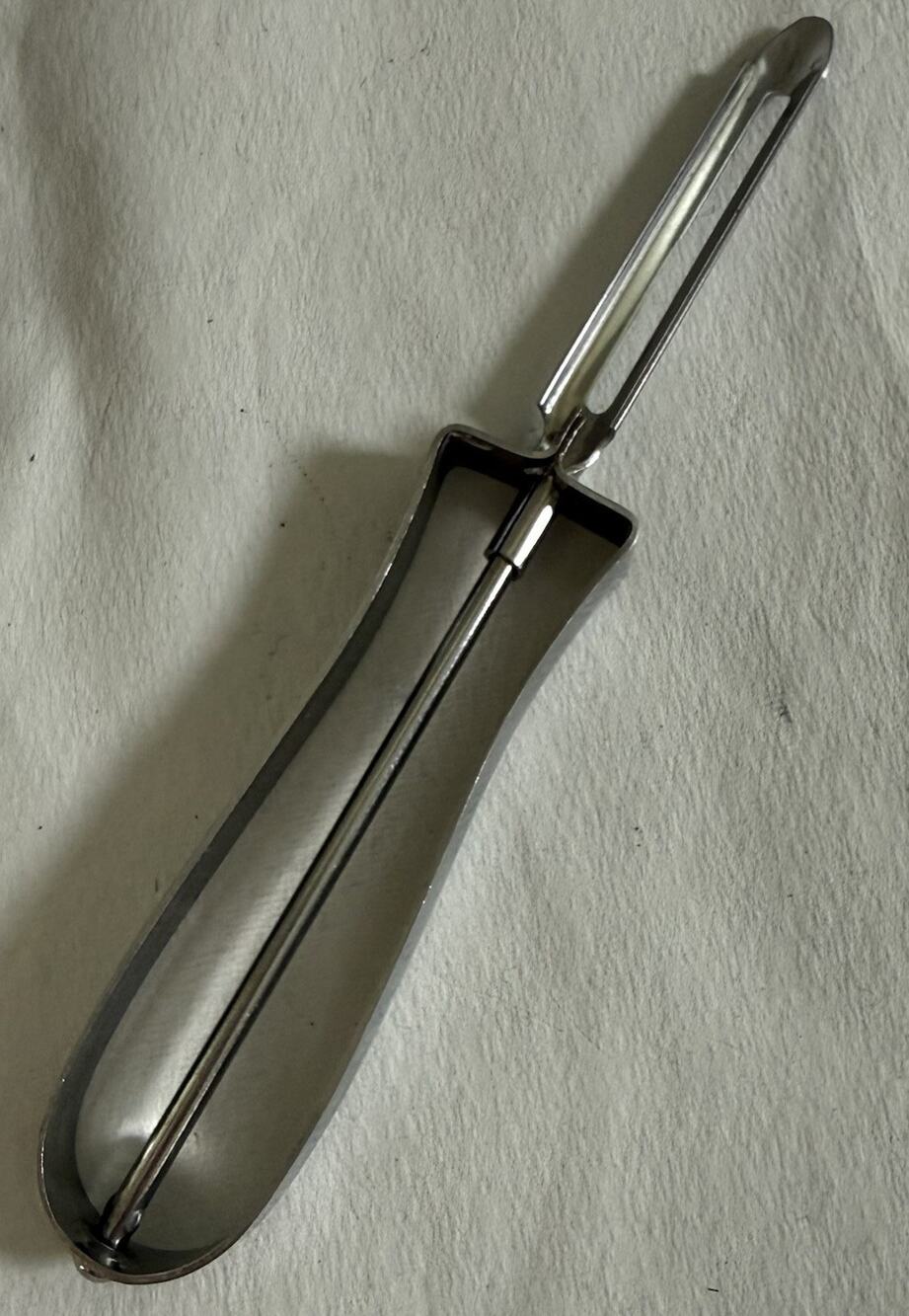 Vintage EKCO Steel Floating Blade Vegetable Potato Carrot Peeler Metal EUC